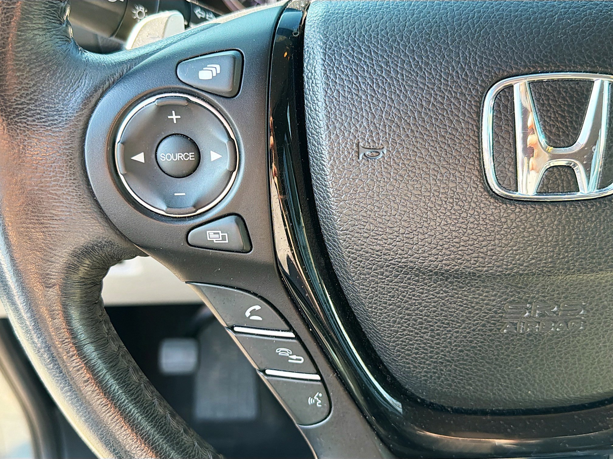 Used 2017 Honda Pilot Touring image 39