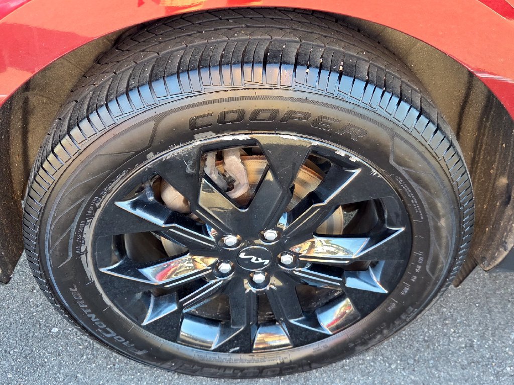 Certified 2024 Kia Carnival SX FWD image 14