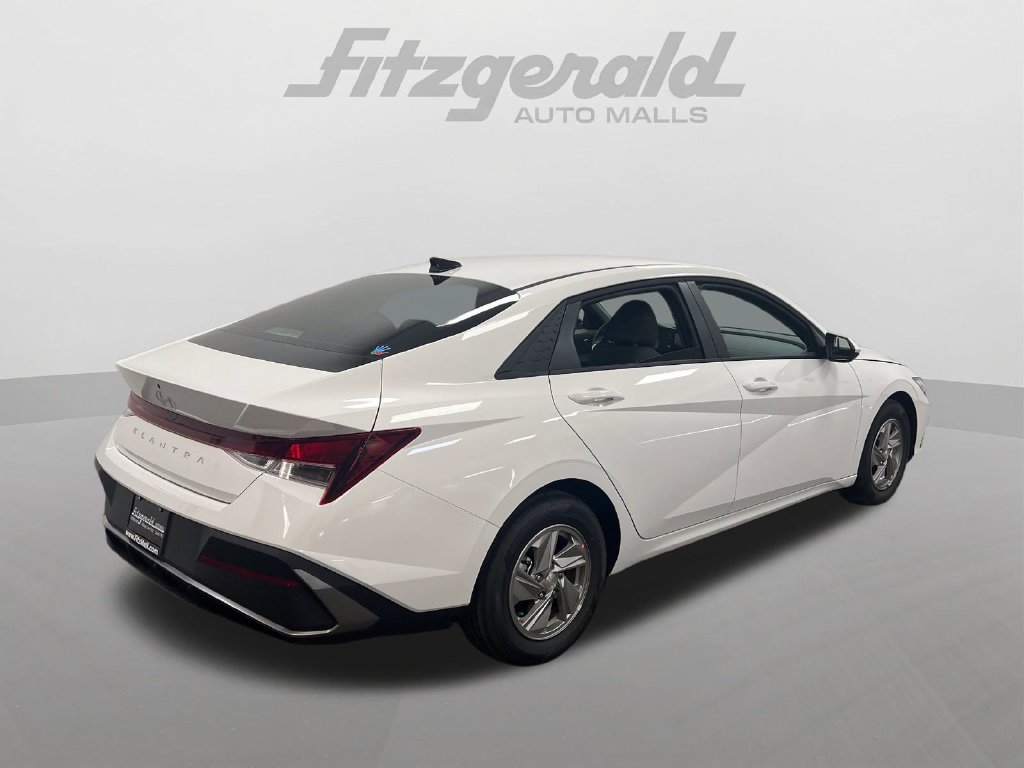 New 2026 Hyundai Elantra SE FWD image 5