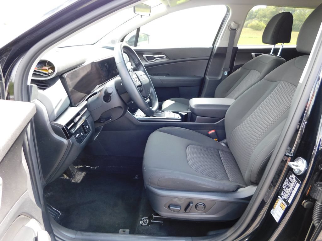 Used 2026 Kia Sportage LX w/ LX Convenience Package AWD/4WD image 12