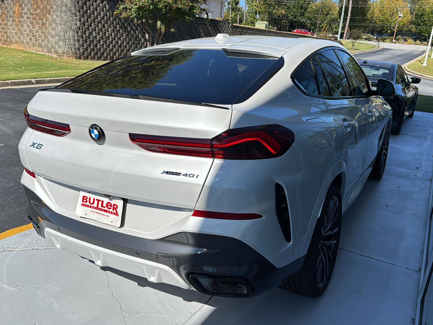 New 2026 BMW X6 xDrive40i w/ Executive Package image 5