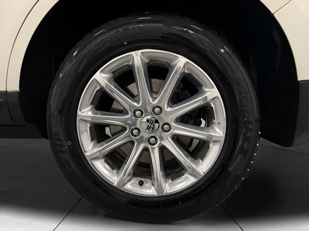 Used 2012 Lincoln MKX AWD image 30