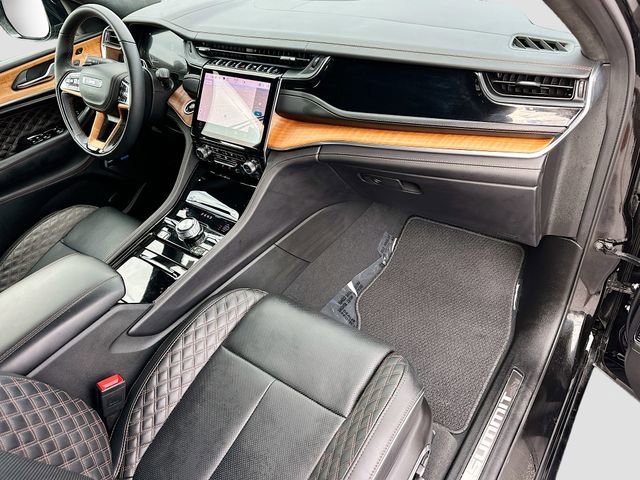 Used 2025 Jeep Grand Cherokee Summit image 31
