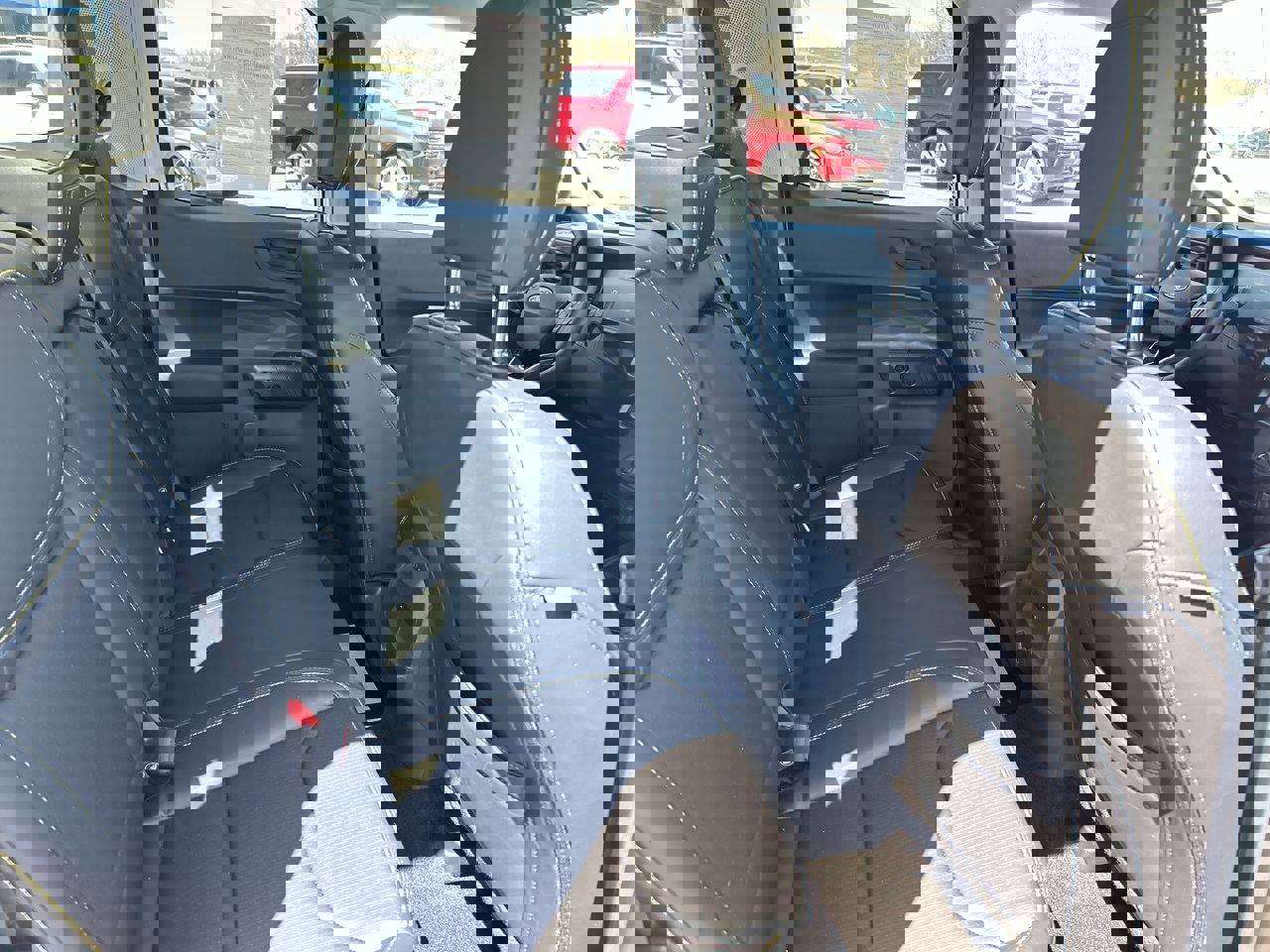 Used 2025 Ford Maverick Lobo image 18