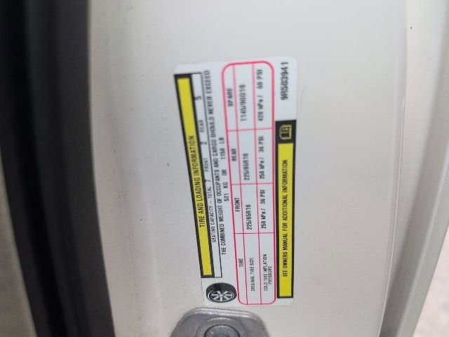 Used 2009 Chrysler Town & Country Touring image 19