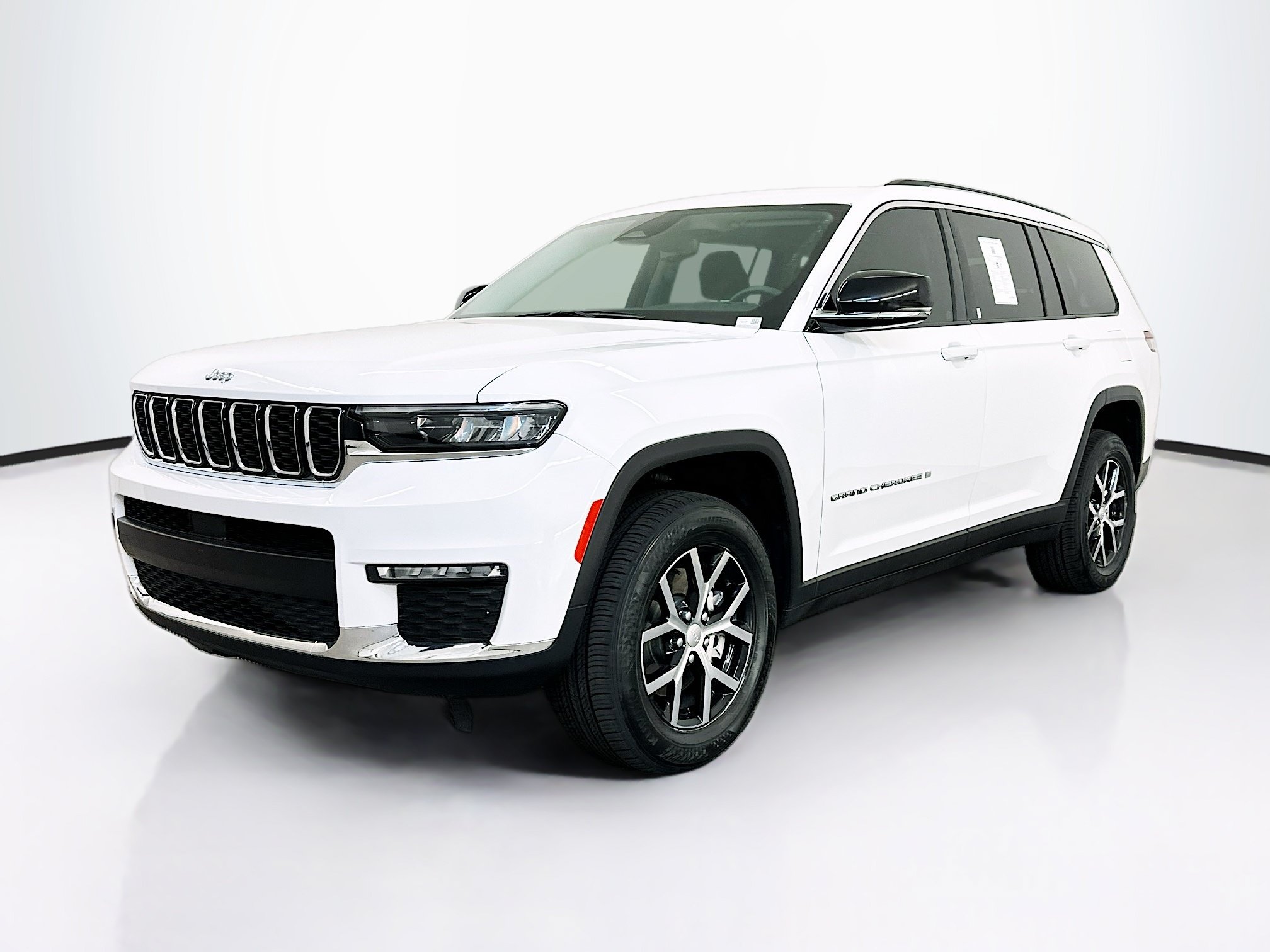 Used 2023 Jeep Grand Cherokee L Limited AWD/4WD image 3