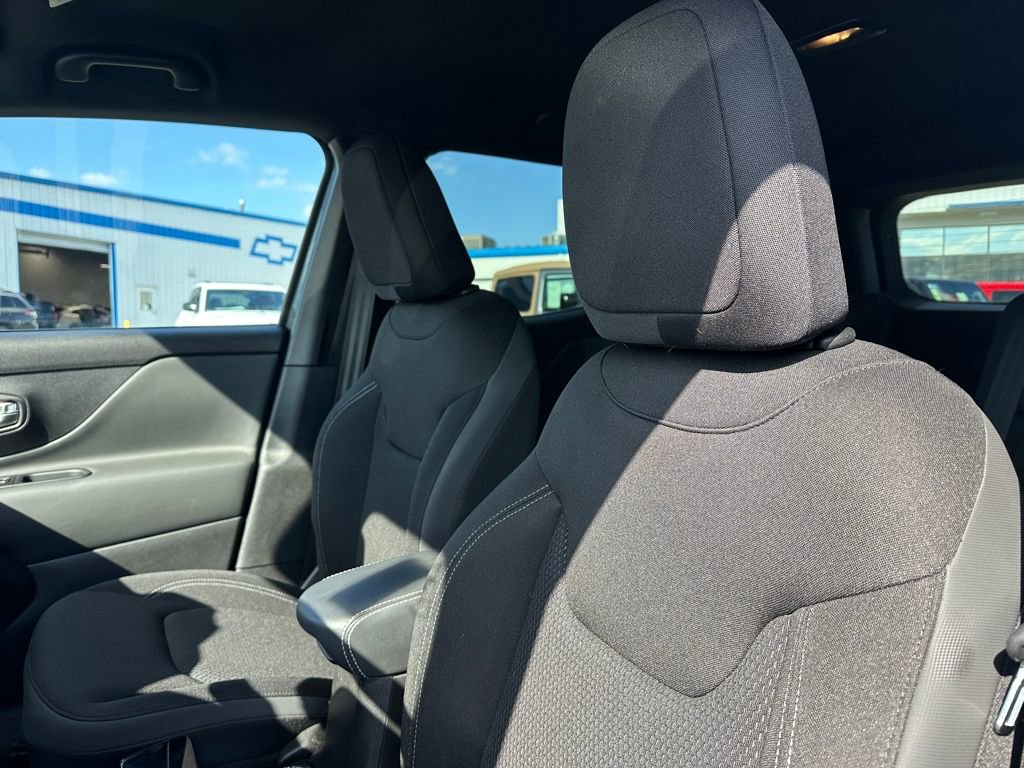Used 2022 Jeep Renegade Altitude w/ Convenience Group AWD/4WD image 25