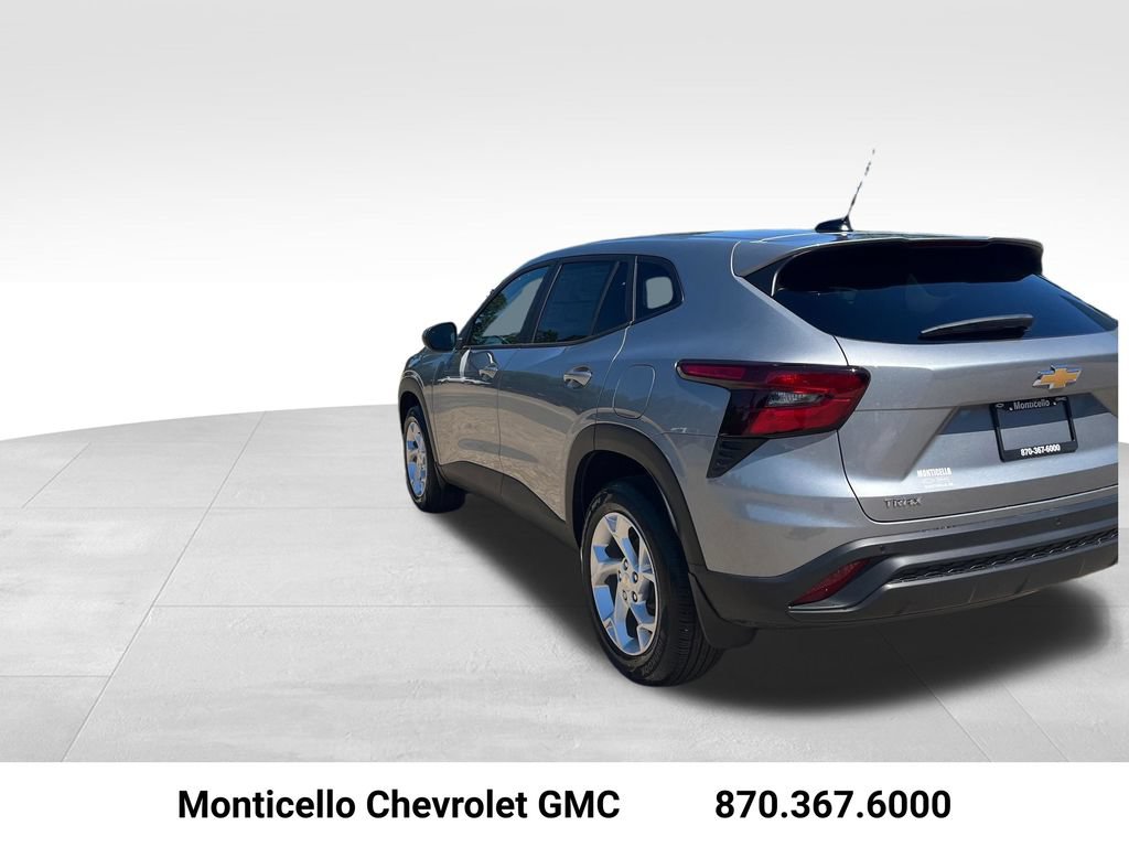 New 2026 Chevrolet Trax LS w/ LS Convenience Package FWD image 5