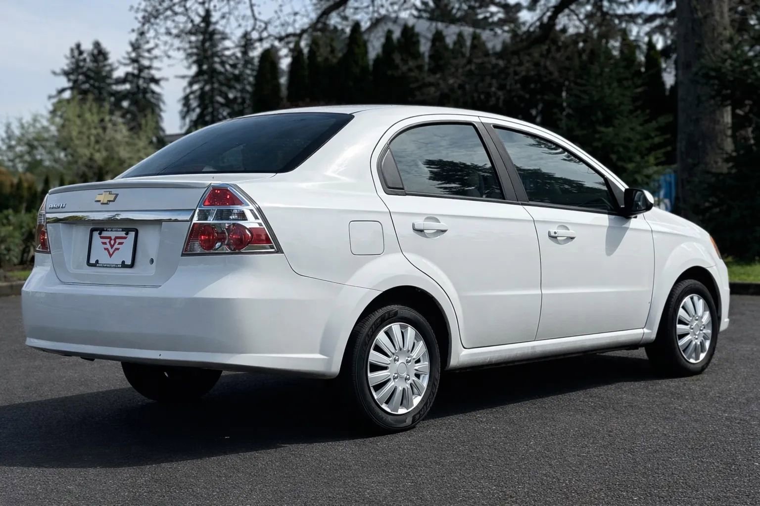 Used 2011 Chevrolet Aveo LT w/ Power and Convenience Package FWD image 5