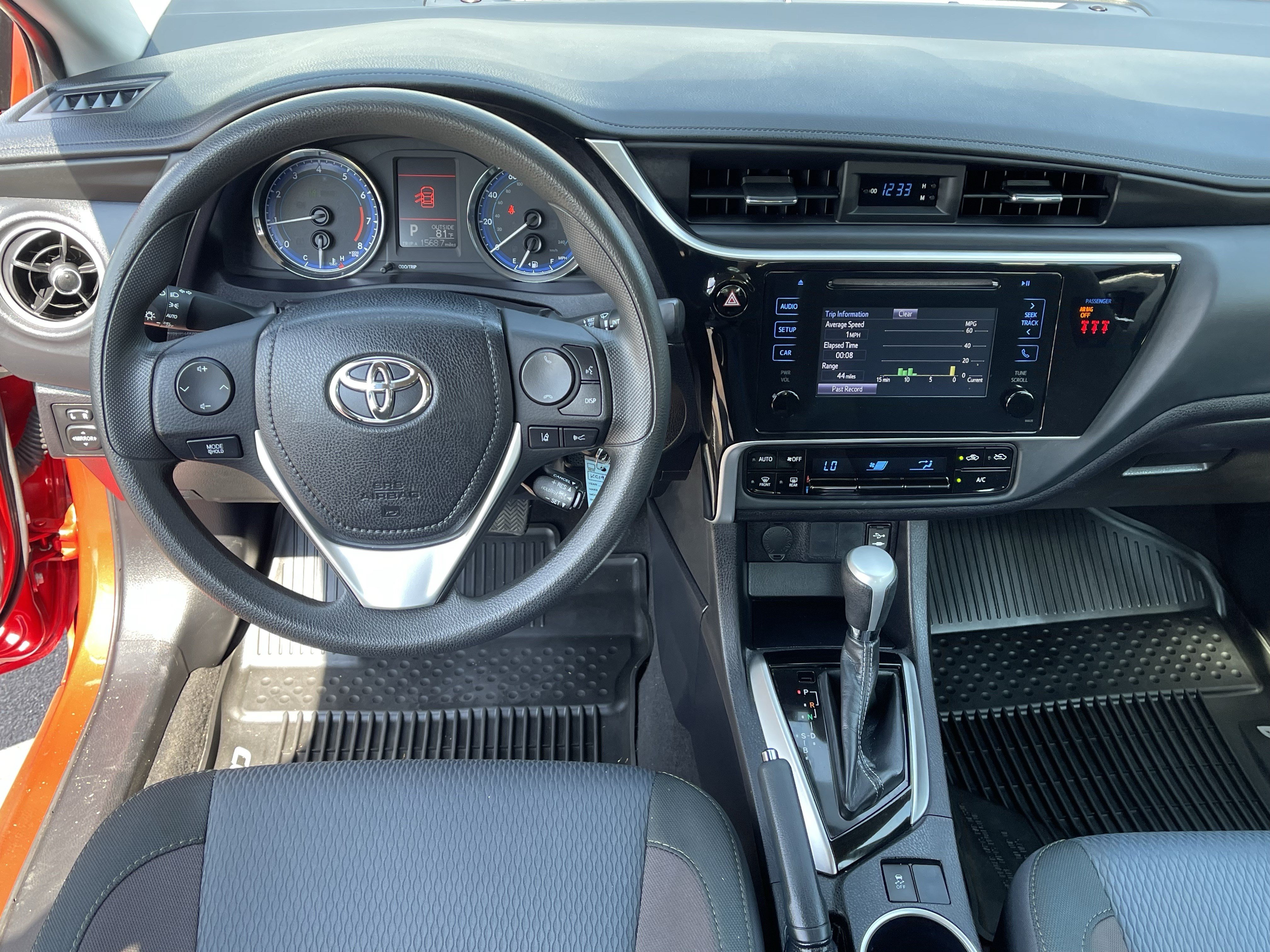 Used 2019 Toyota Corolla LE FWD image 12
