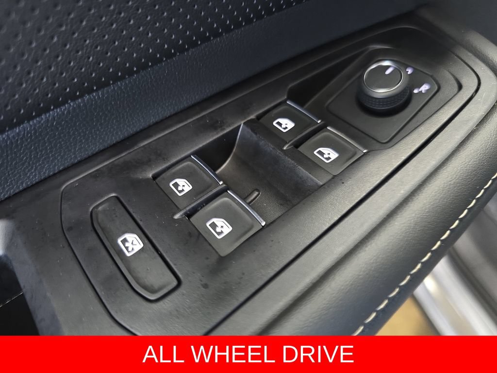 Used 2025 Volkswagen Atlas Cross Sport SE AWD/4WD image 28