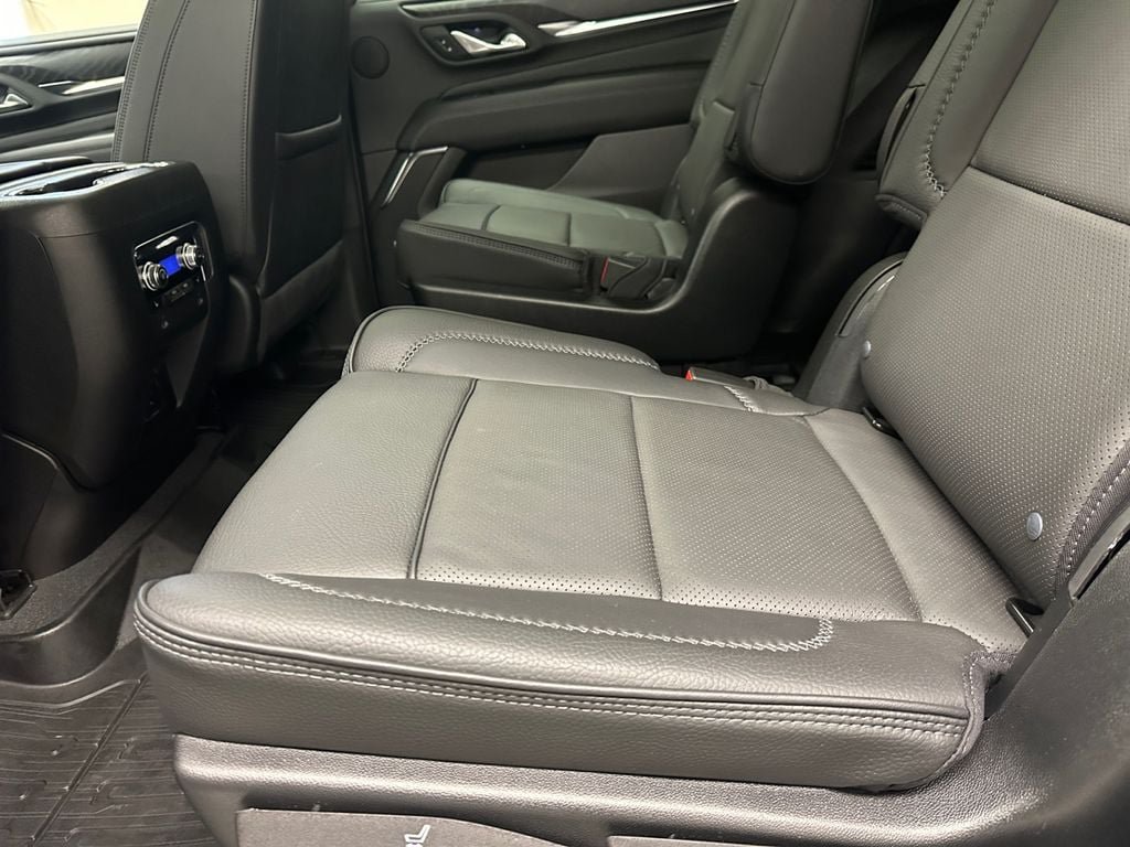 Used 2023 GMC Yukon Denali AWD/4WD image 18