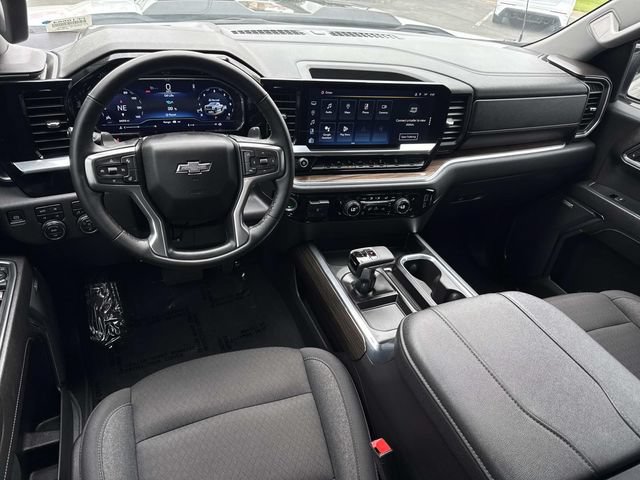 Used 2024 Chevrolet Silverado 1500 LT Trail Boss w/ Convenience Package II AWD/4WD image 6