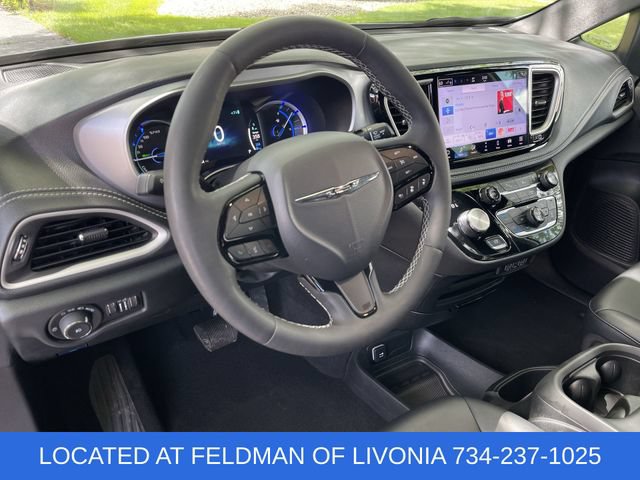 Used 2024 Chrysler Pacifica Limited FWD image 10