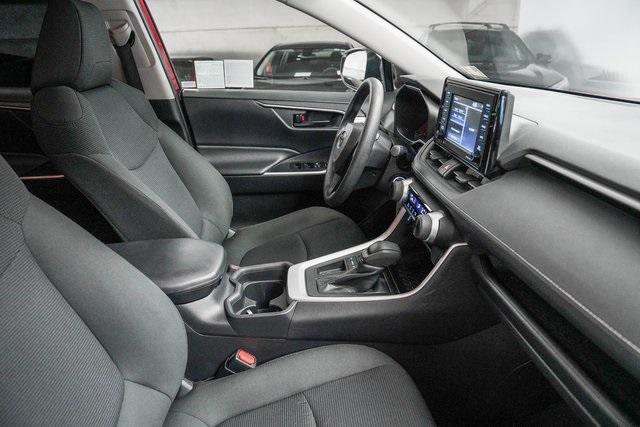 Certified 2020 Toyota RAV4 LE w/ Carpet Mat Package FWD image 15