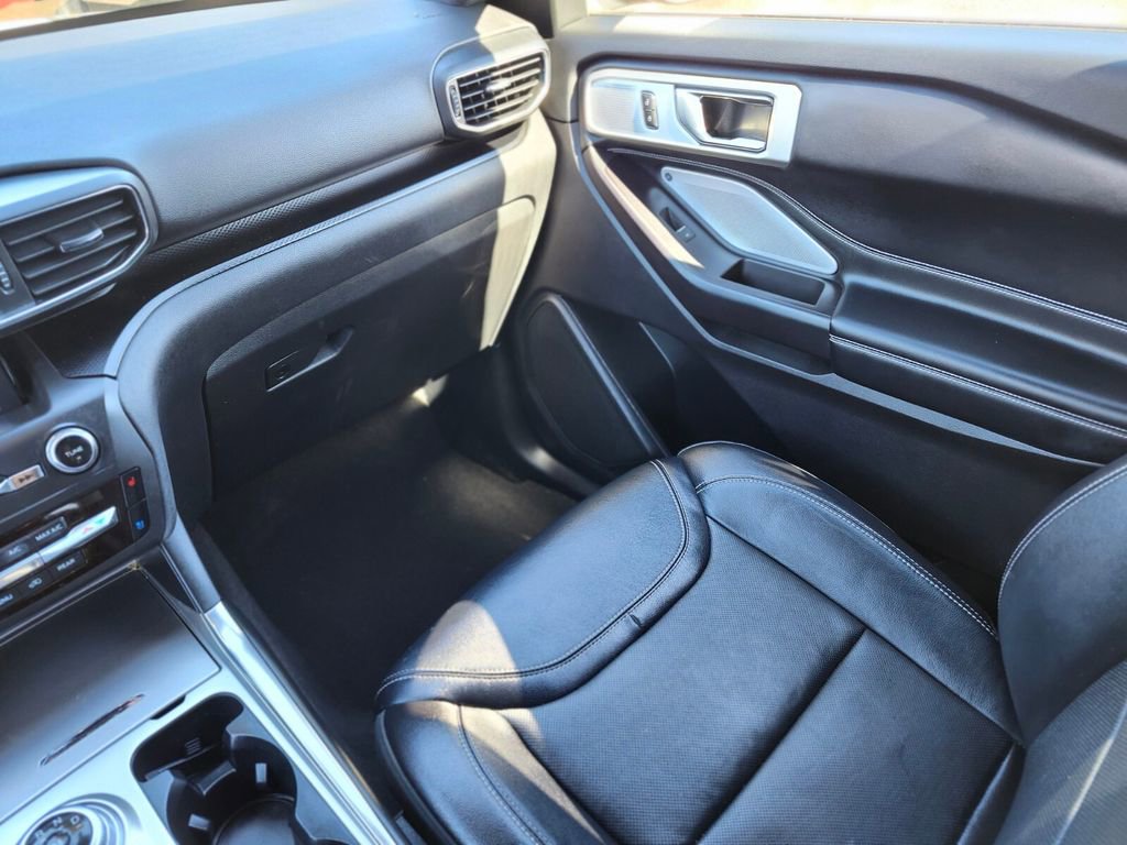Used 2020 Ford Explorer ST w/ Premium Technology Package image 15