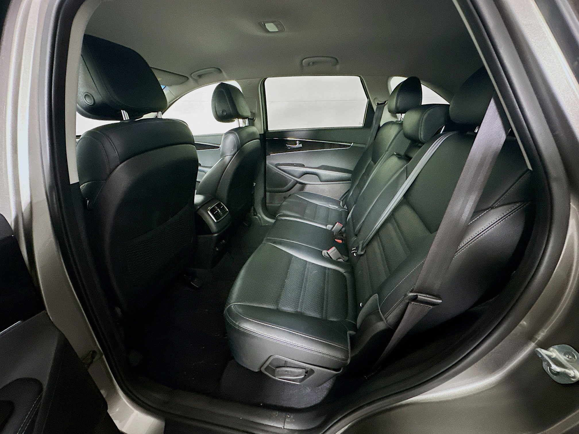 Used 2016 Kia Sorento EX image 25