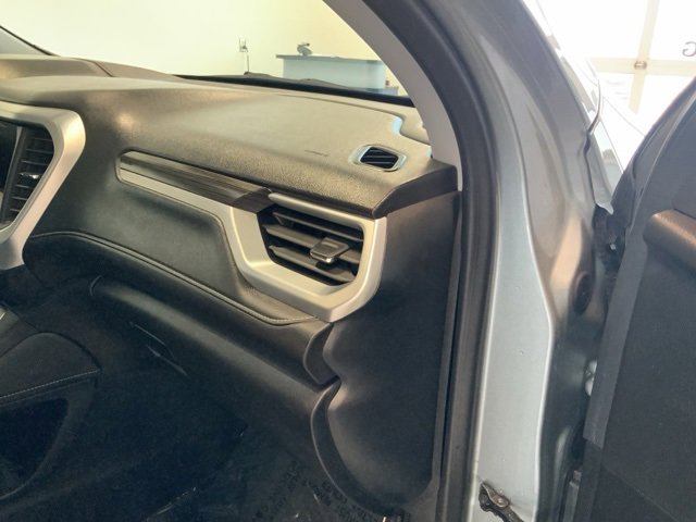 Used 2023 GMC Acadia SLT w/ Technology Package image 39