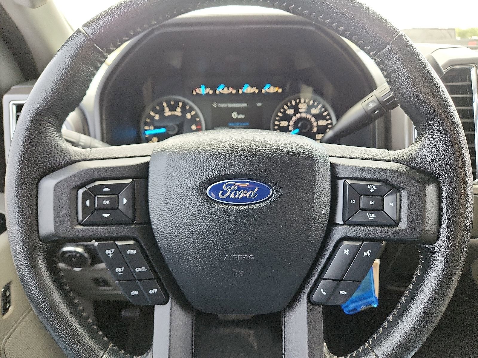 Used 2015 Ford F150 XLT w/ Equipment Group 301A Mid AWD/4WD image 19