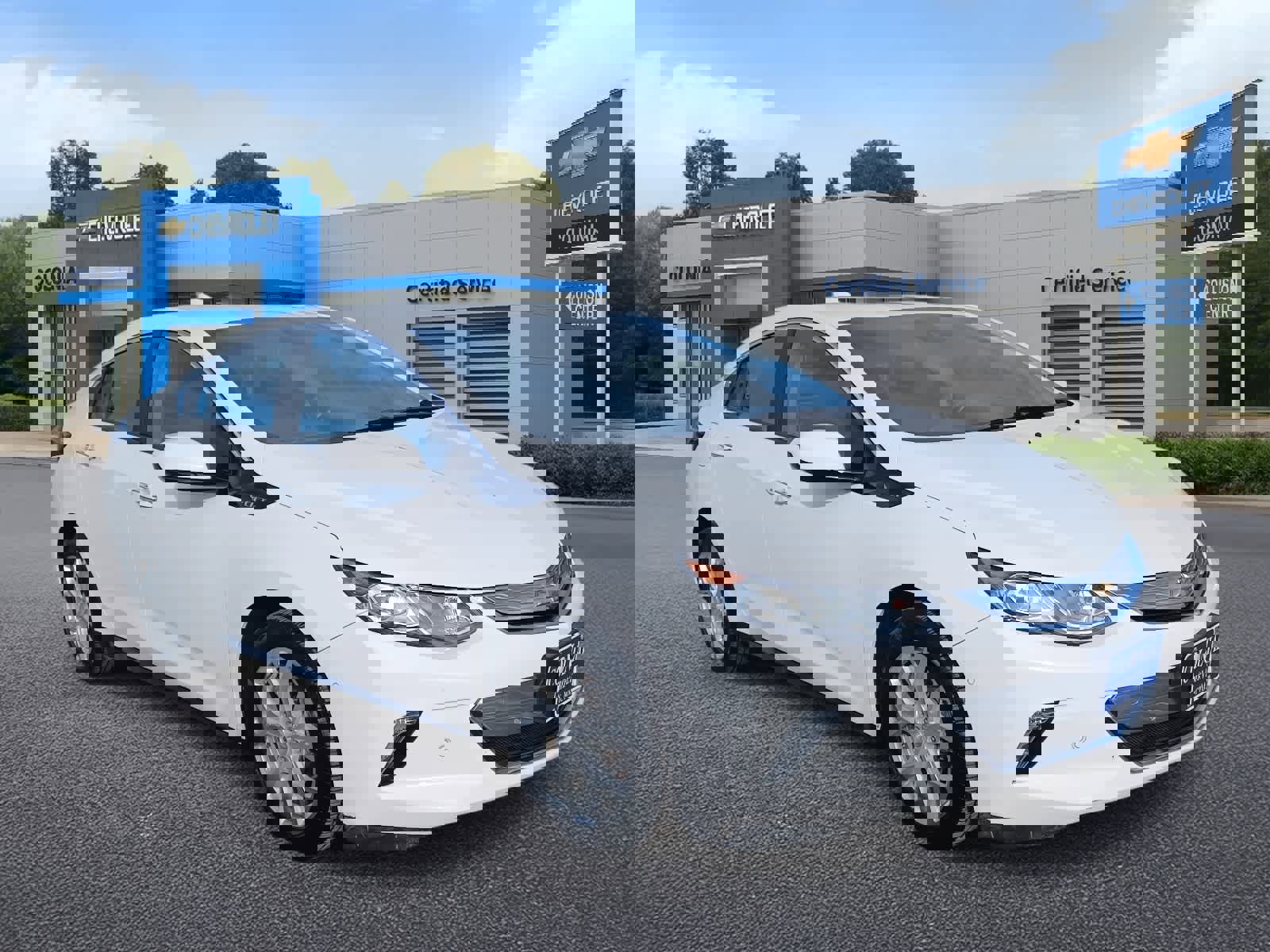 Used 2017 Chevrolet Volt Premier w/ Driver Confidence II Package image 2