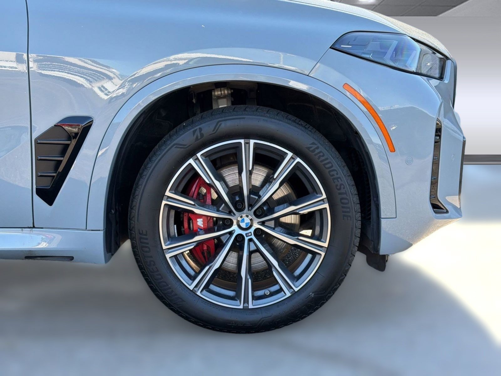 Certified 2025 BMW X5 xDrive40i w/ M Sport Package AWD/4WD image 12