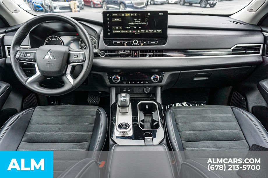 Used 2025 Mitsubishi Outlander SE FWD image 28