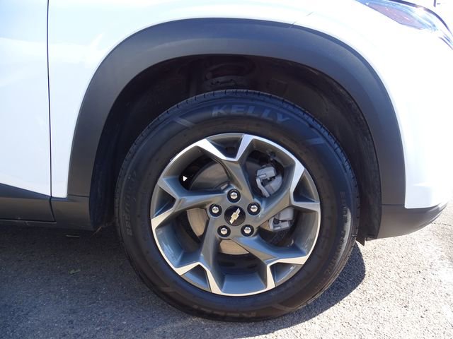 Certified 2024 Chevrolet Trax LT w/ Driver Confidence Package image 7