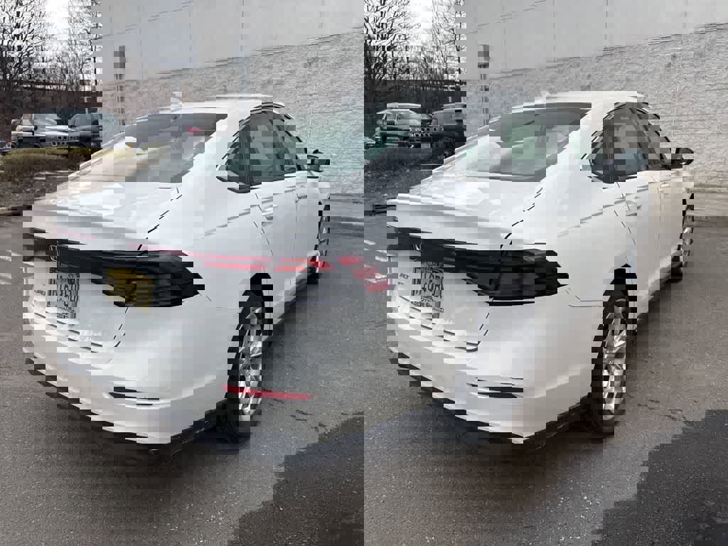 Certified 2023 Honda Accord LX image 11