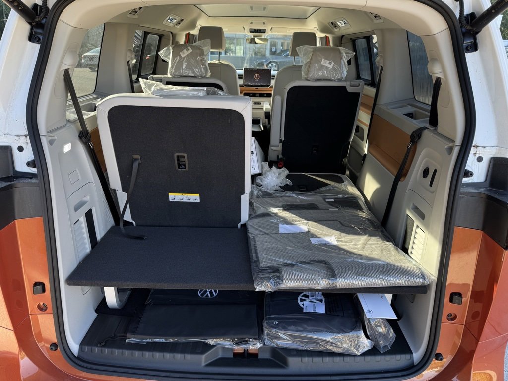 New 2025 Volkswagen ID. Buzz 1st Edition image 11