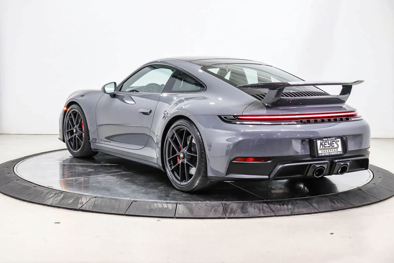 Used 2026 Porsche 911 Carrera GTS RWD image 2