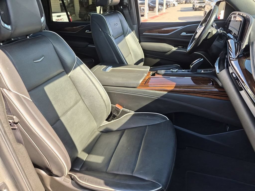 Certified 2022 Cadillac Escalade Premium Luxury RWD image 21