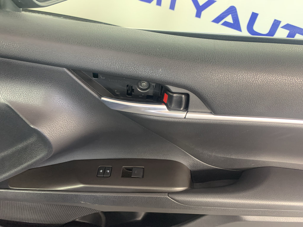 Used 2022 Toyota Camry SE FWD image 36