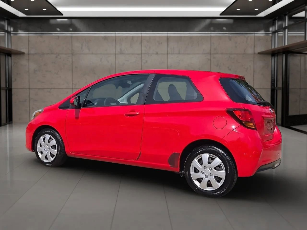 Used 2016 Toyota Yaris L FWD image 3