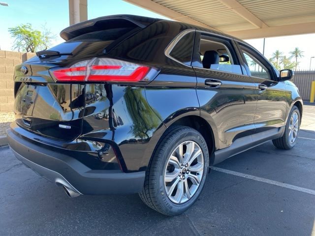 Used 2024 Ford Edge Titanium image 3