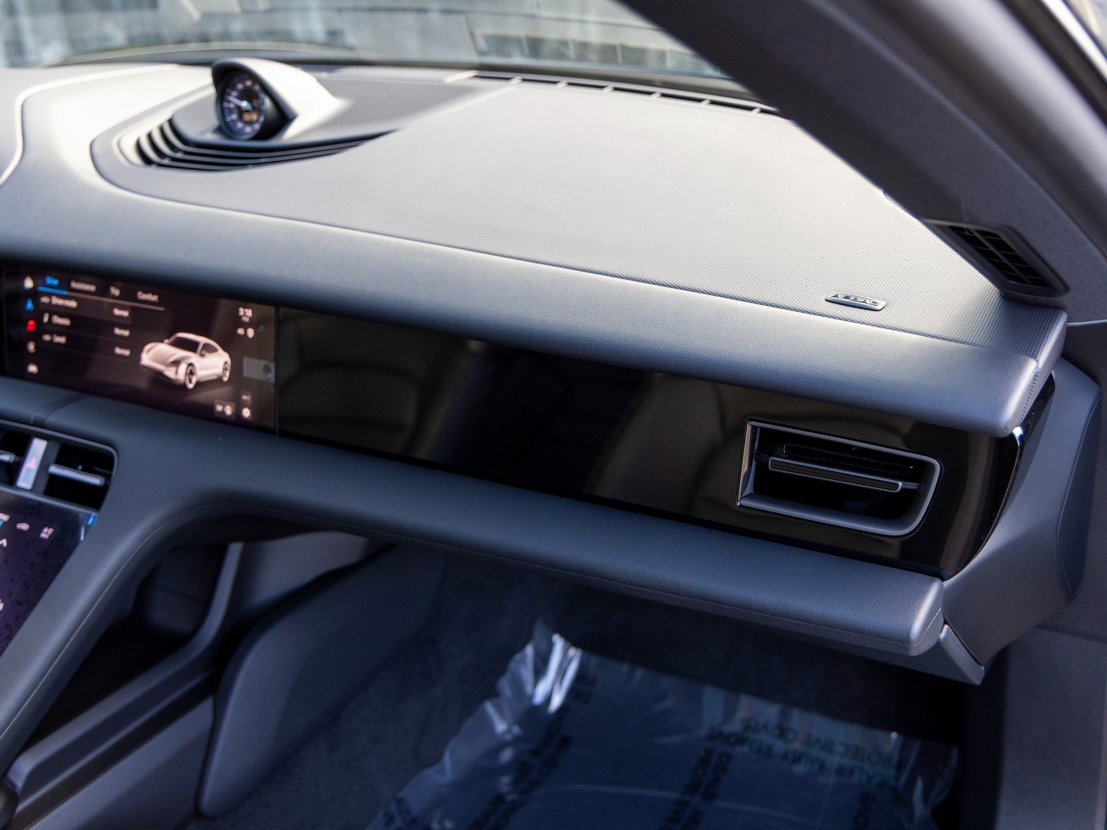 New 2025 Porsche Taycan image 52