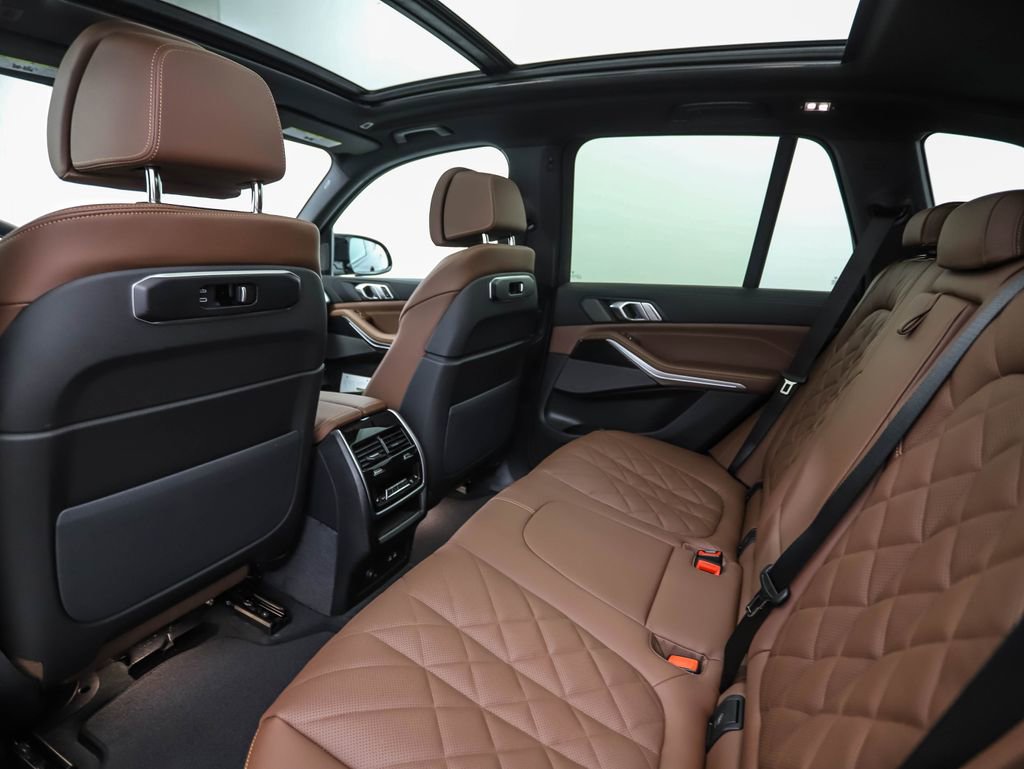 New 2026 BMW X5 M60i w/ Climate Comfort Package image 22