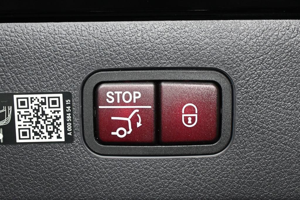 Certified 2024 Mercedes-Benz EQS AMG 4MATIC image 30