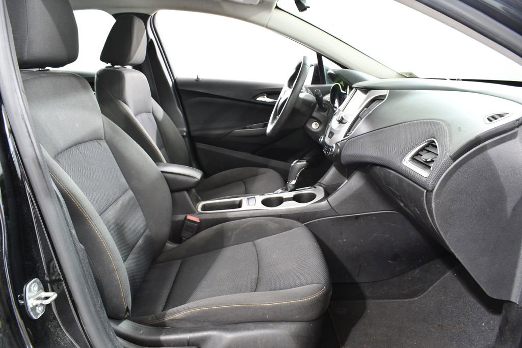 Used 2016 Chevrolet Cruze LS FWD image 10