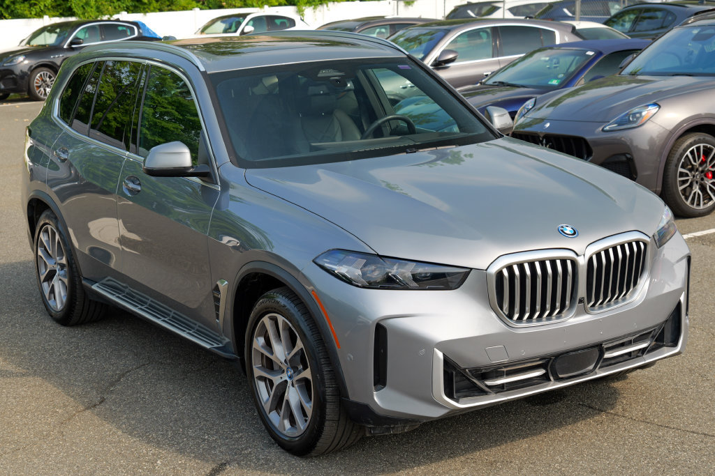 Used 2024 BMW X5 xDrive50e AWD/4WD image 9