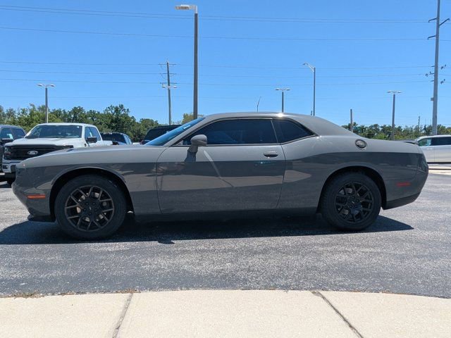 Used 2018 Dodge Challenger SXT RWD image 8