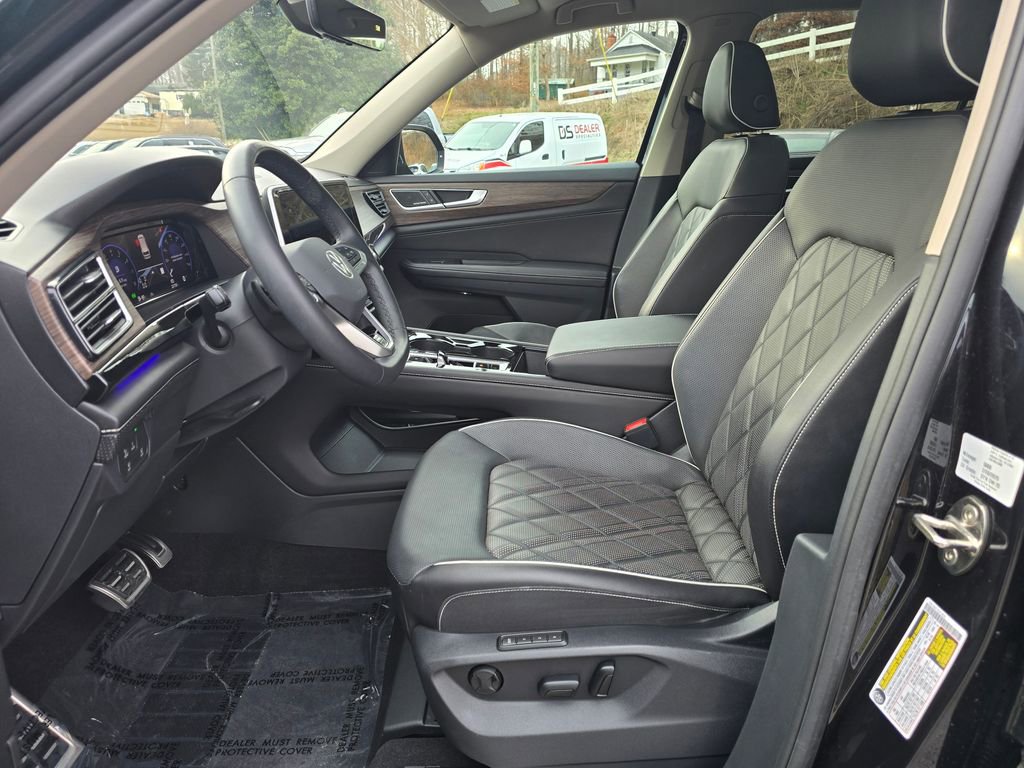 Used 2024 Volkswagen Atlas SEL Premium R-Line image 4