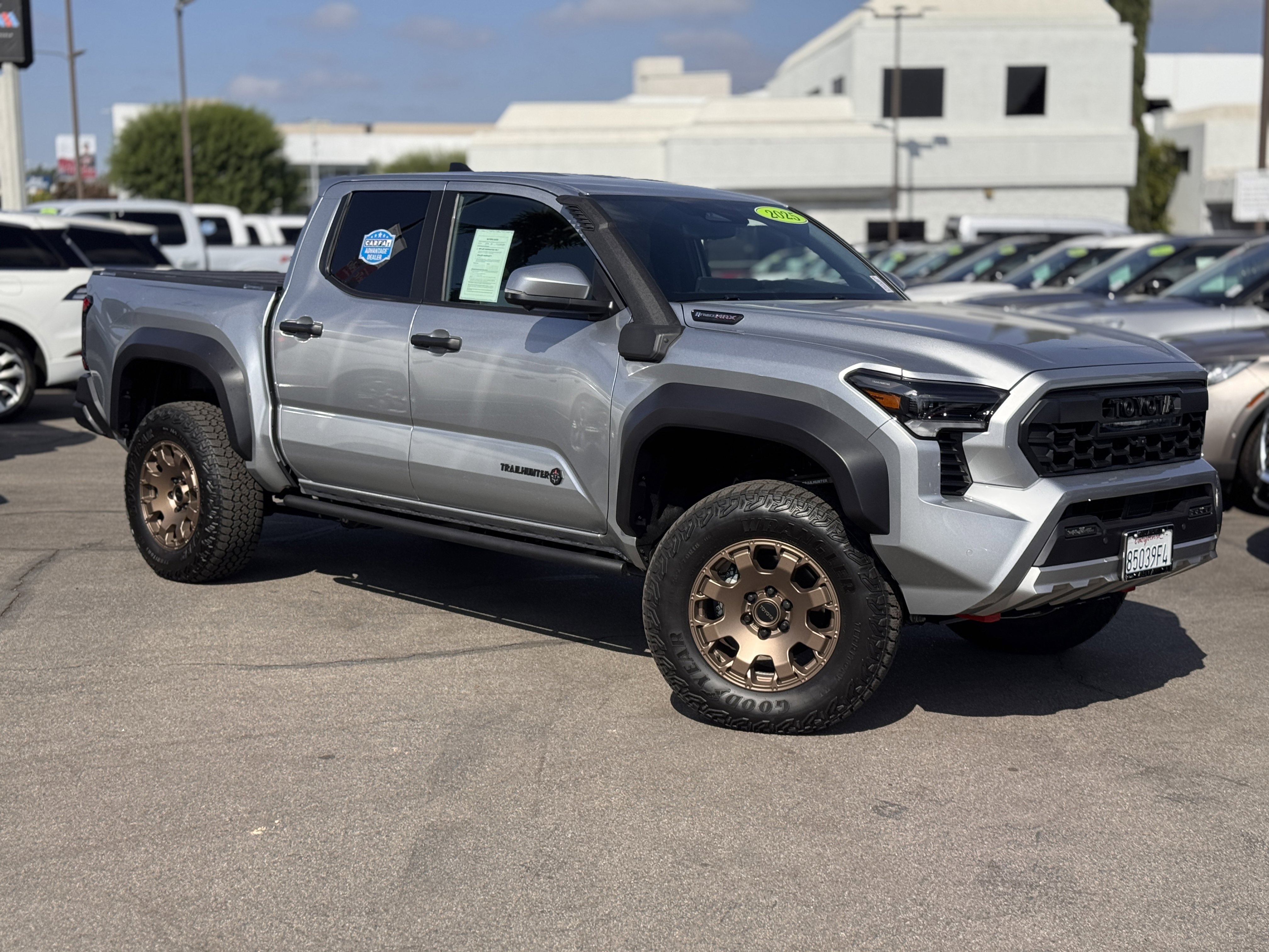 Used 2025 Toyota Tacoma 4x4 Double Cab Hybrid image 2