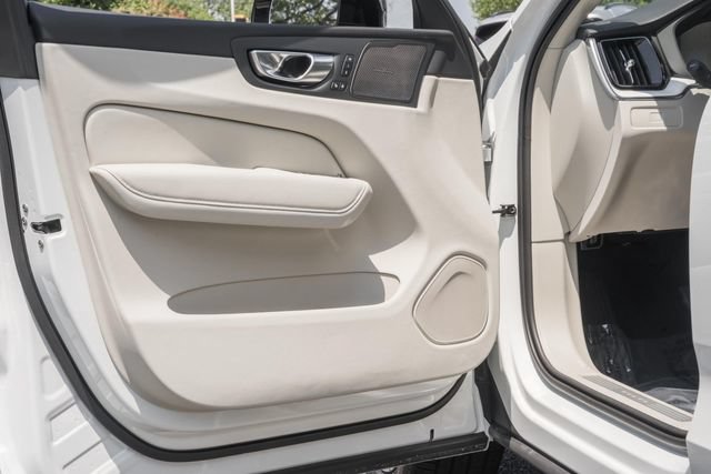 New 2026 Volvo XC60 B5 Ultra w/ Protection Package Premier AWD/4WD image 39
