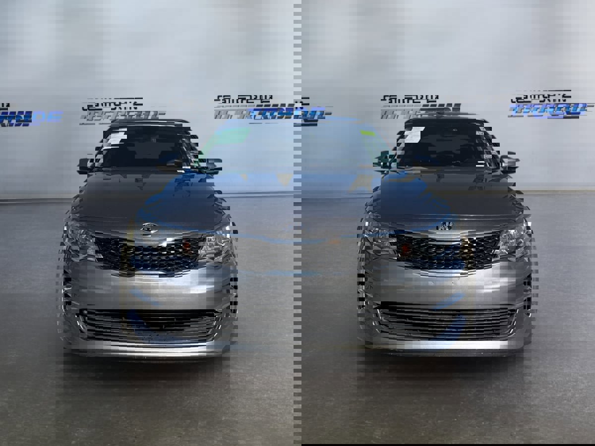 Used 2018 Kia Optima LX image 2