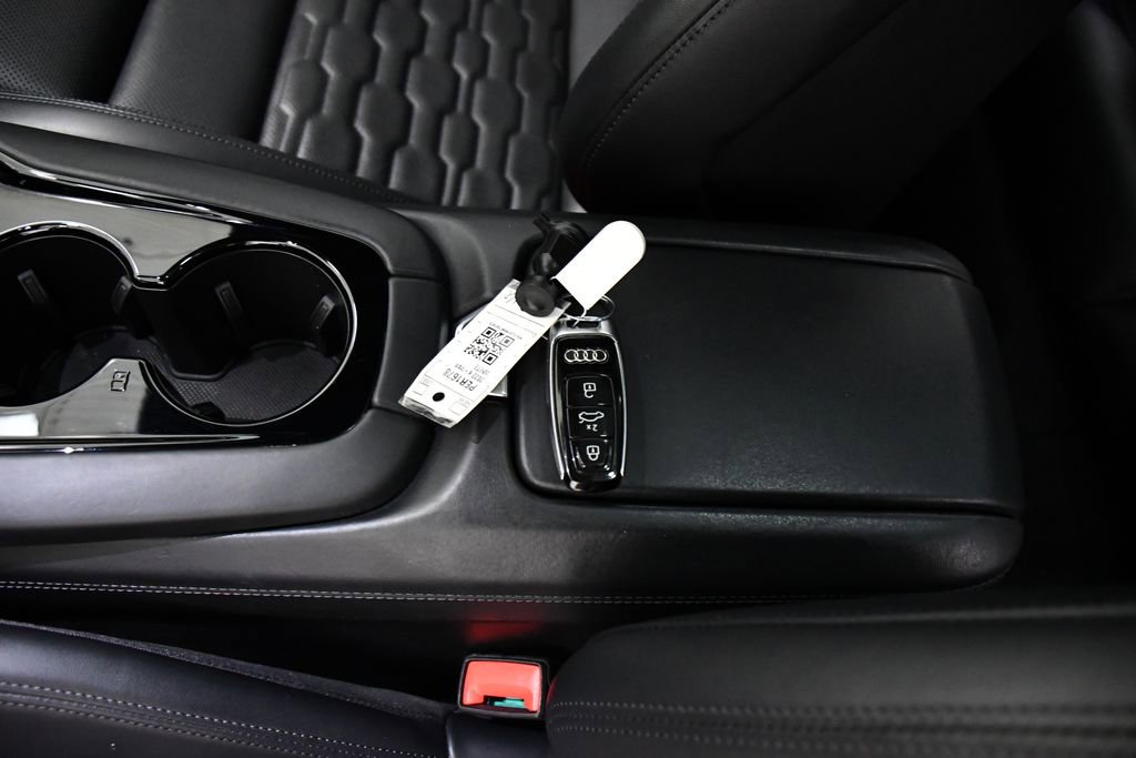 Used 2022 Audi e-tron GT Prestige image 23