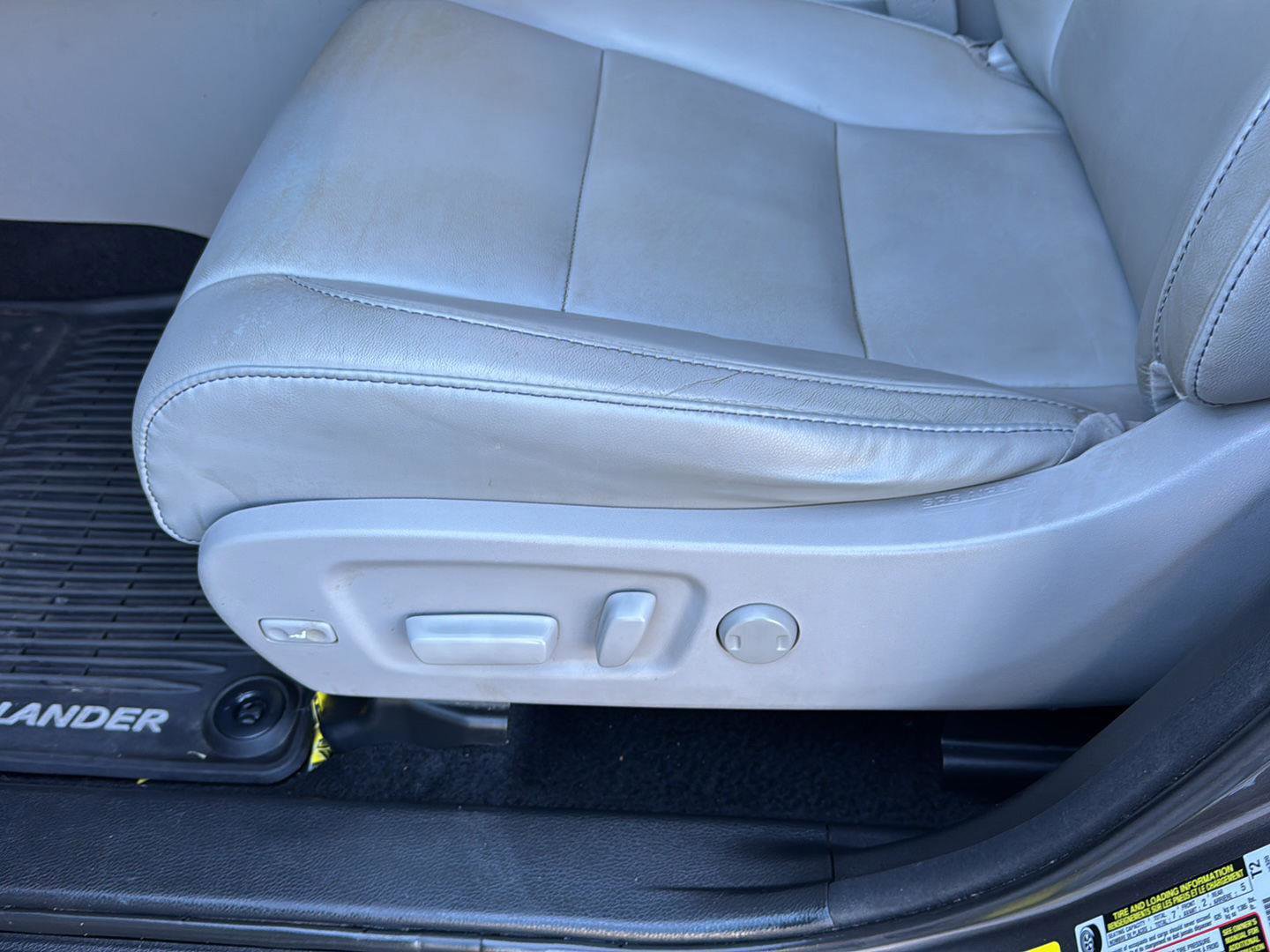 Used 2016 Toyota Highlander XLE image 29