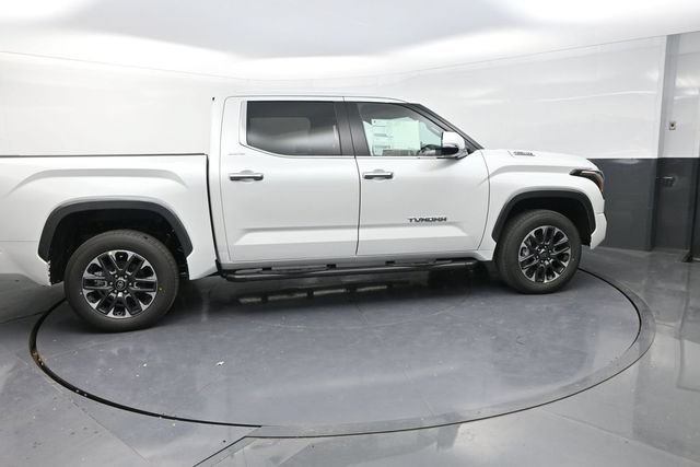 Used 2025 Toyota Tundra Limited AWD/4WD image 11