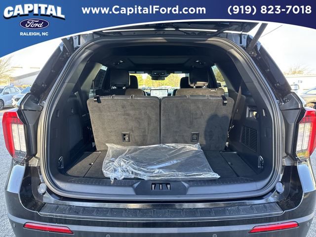 Certified 2025 Ford Explorer ST-Line w/ Premium Package AWD/4WD image 16