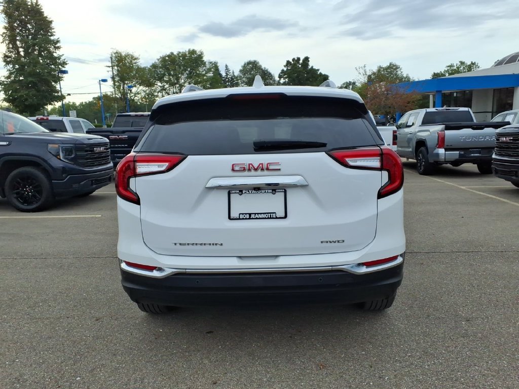 Certified 2023 GMC Terrain SLT AWD/4WD image 6