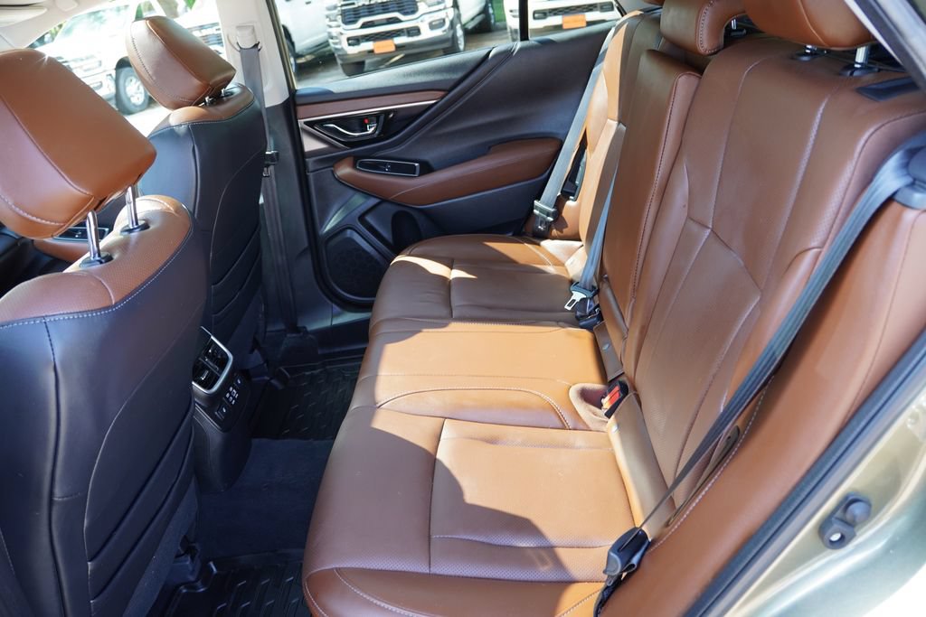 Used 2025 Subaru Outback Touring AWD/4WD image 17